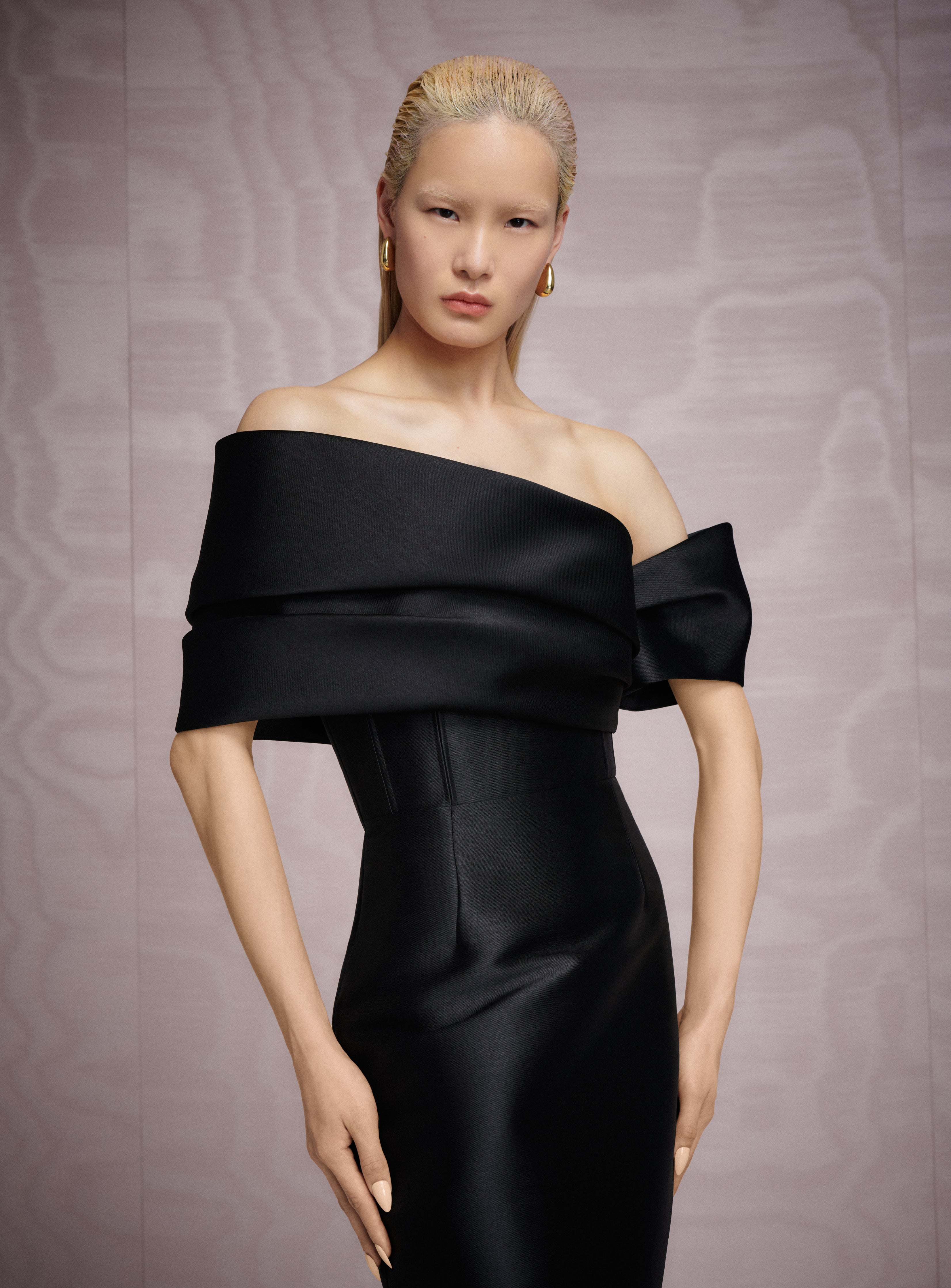 The Mirla Midaxi Dress in Black – Solace London