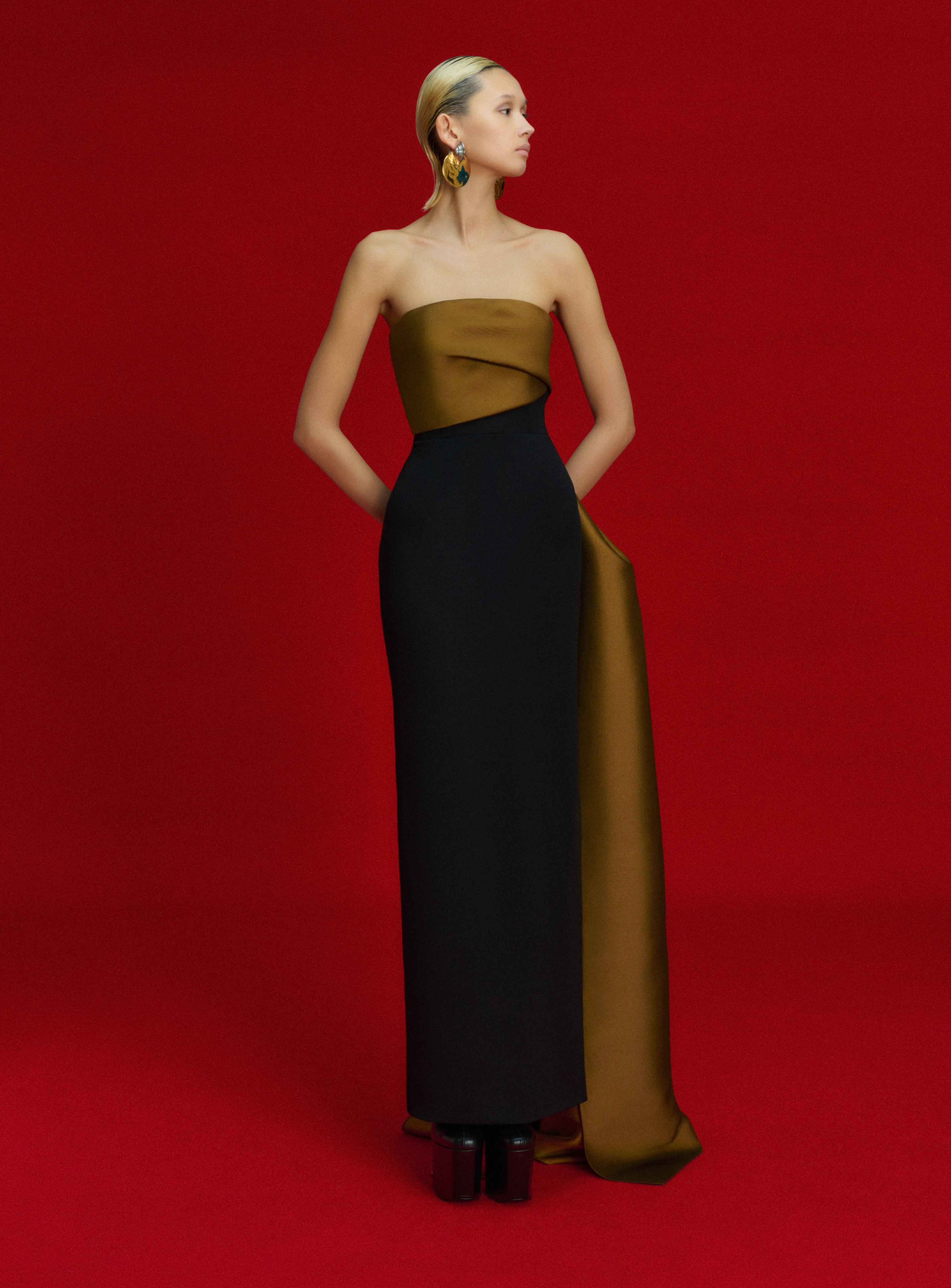 The Kinsley Maxi Dress in Gold and Black Solace London The Kinsley Maxi Dress in Gold and Black Solace London