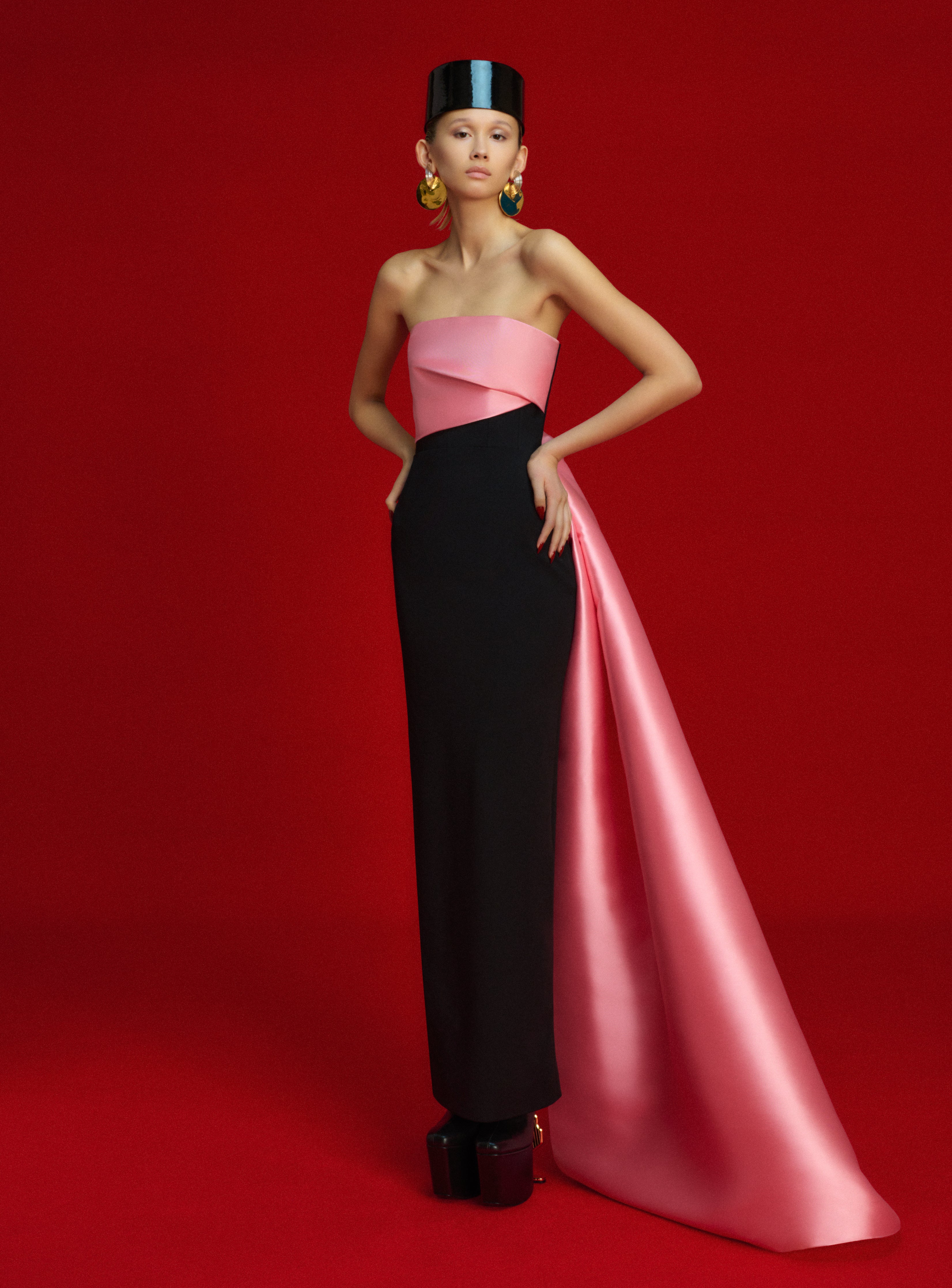 The Kinsley Maxi Dress in Soft Pink and Black – Solace London