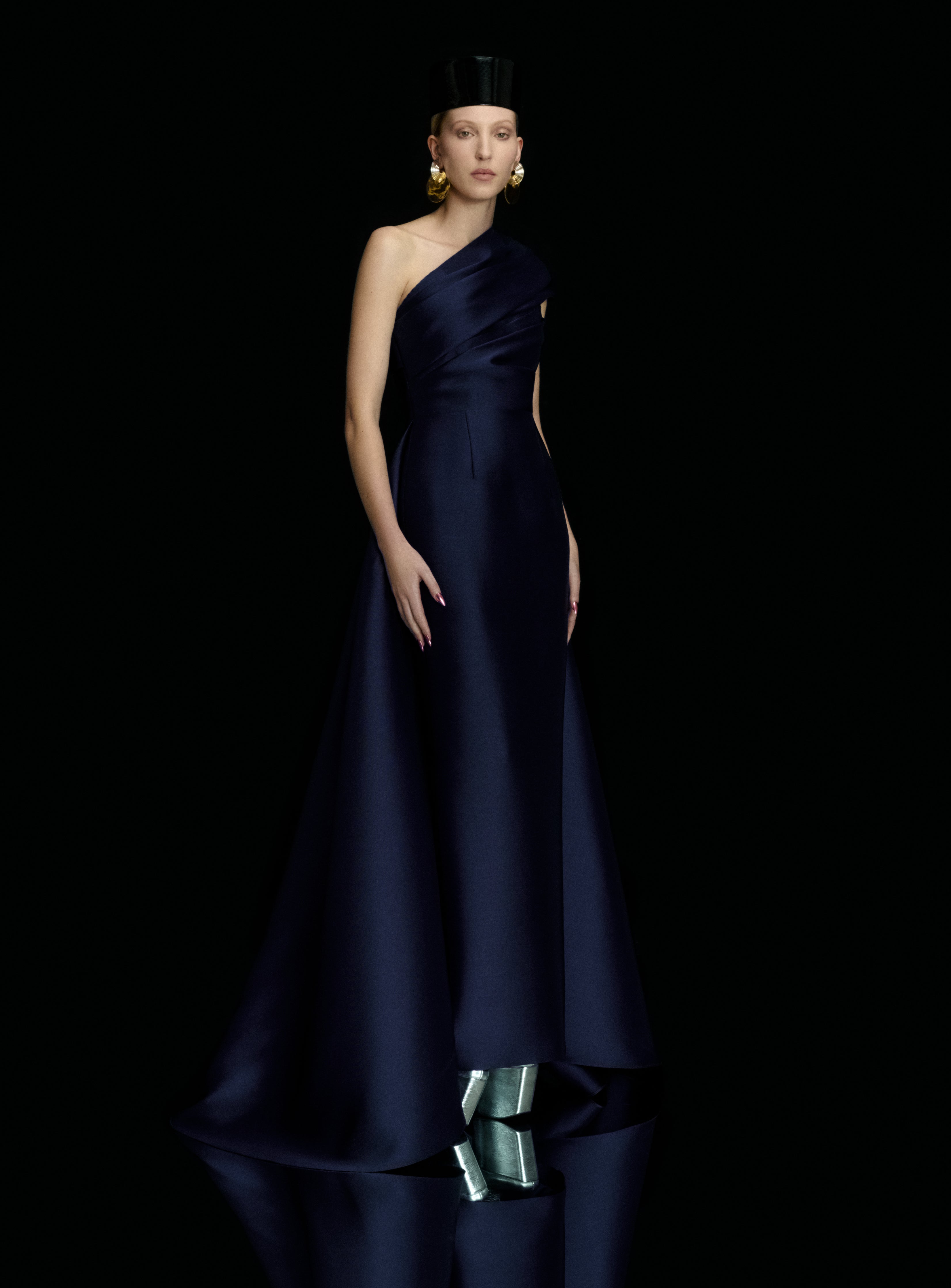 alba maxi dress The in Navy – Solace London Color:BLACK OVER NUDE Relaxed Charcoal Gray Stretch may24 Asymmetric pleating on bodice