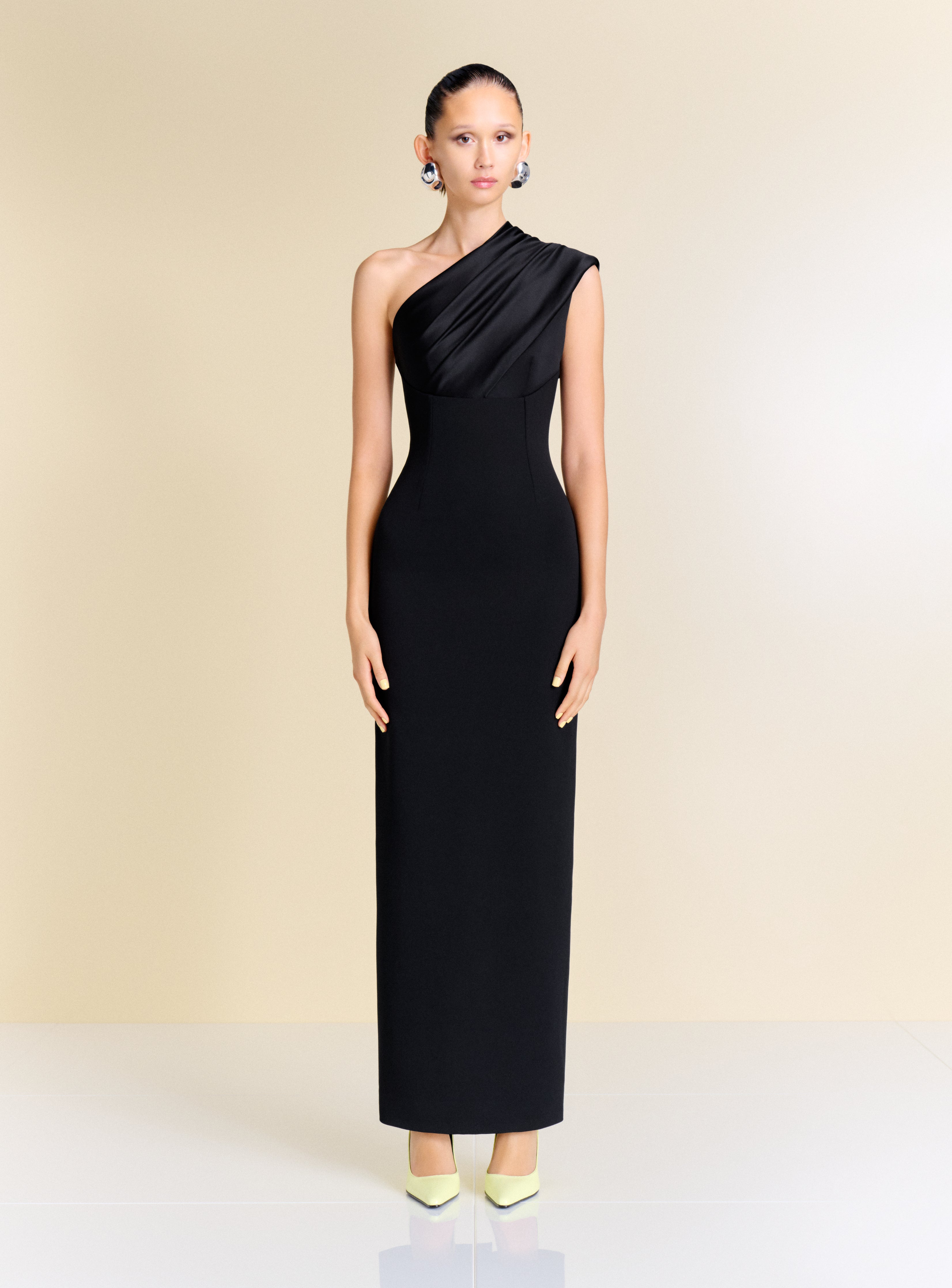 solace london one shoulder belted maxi dress The Gracie in Black UNIKAH- Plus Size Floral TALLA:S _SUMMER Made from crepe in