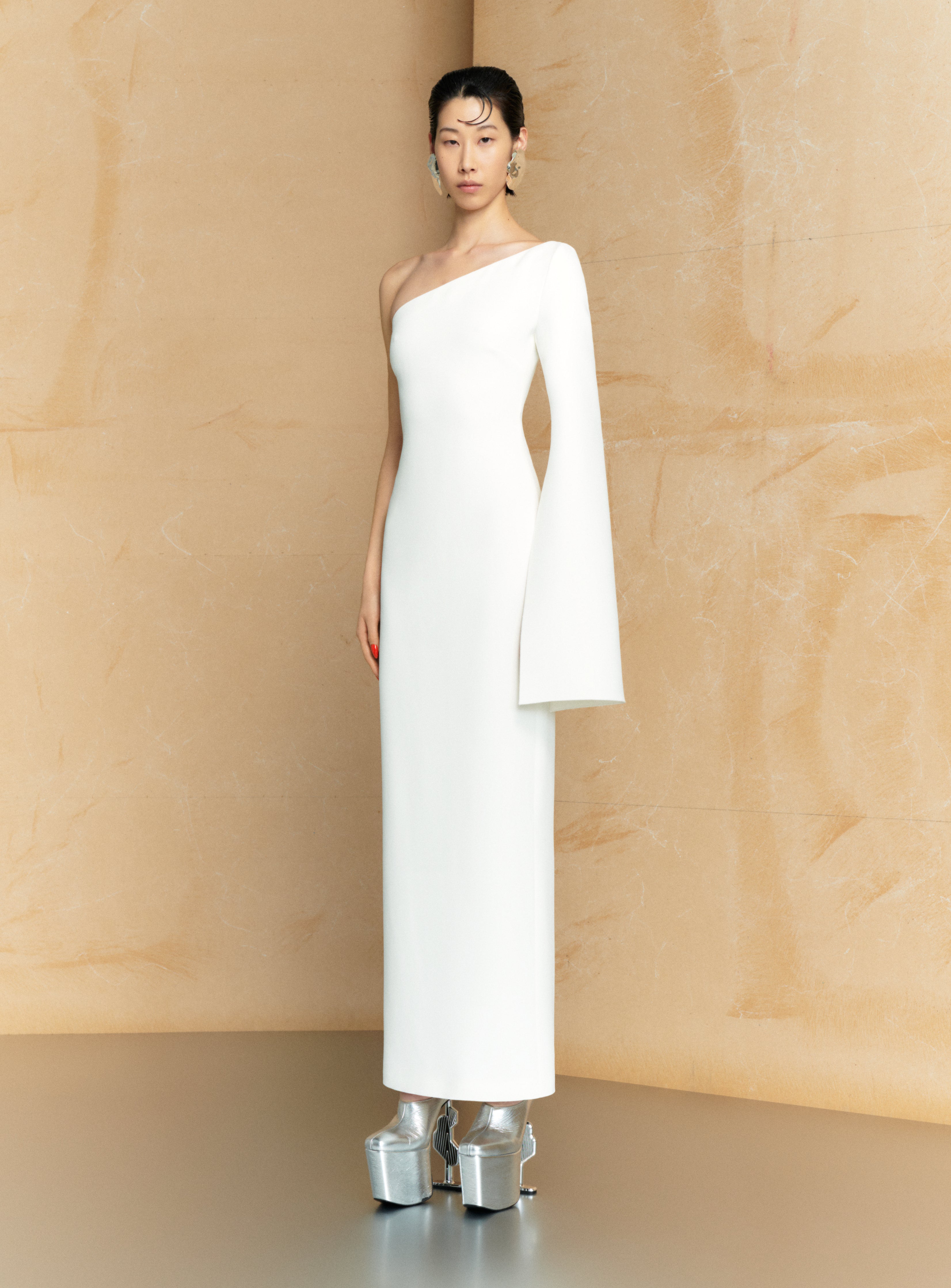 The Alina Maxi Dress in Cream Robes de mariée The Wedding Explorer