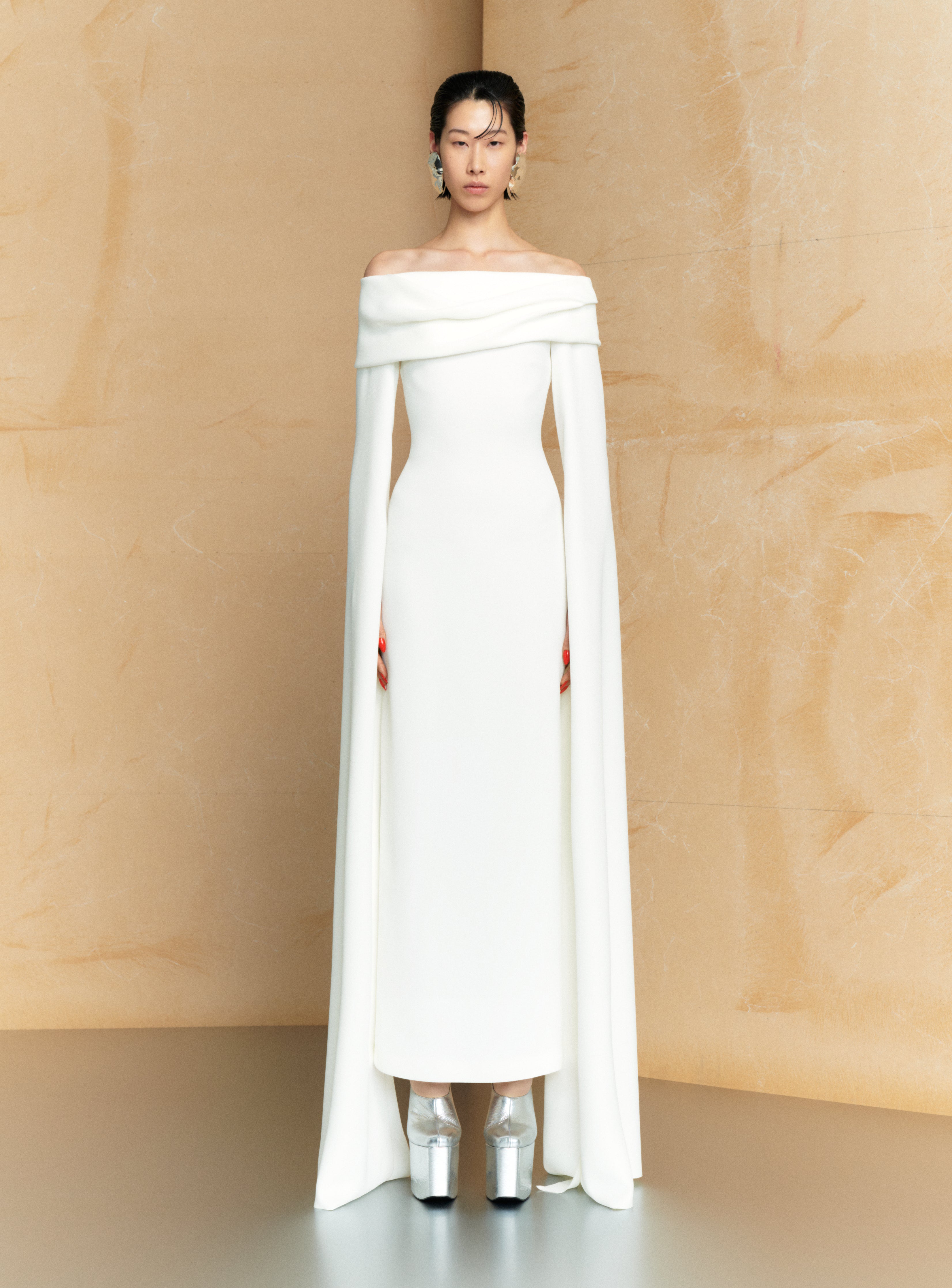 The Nuri Maxi Dress in Cream Robes de mariée The Wedding Explorer