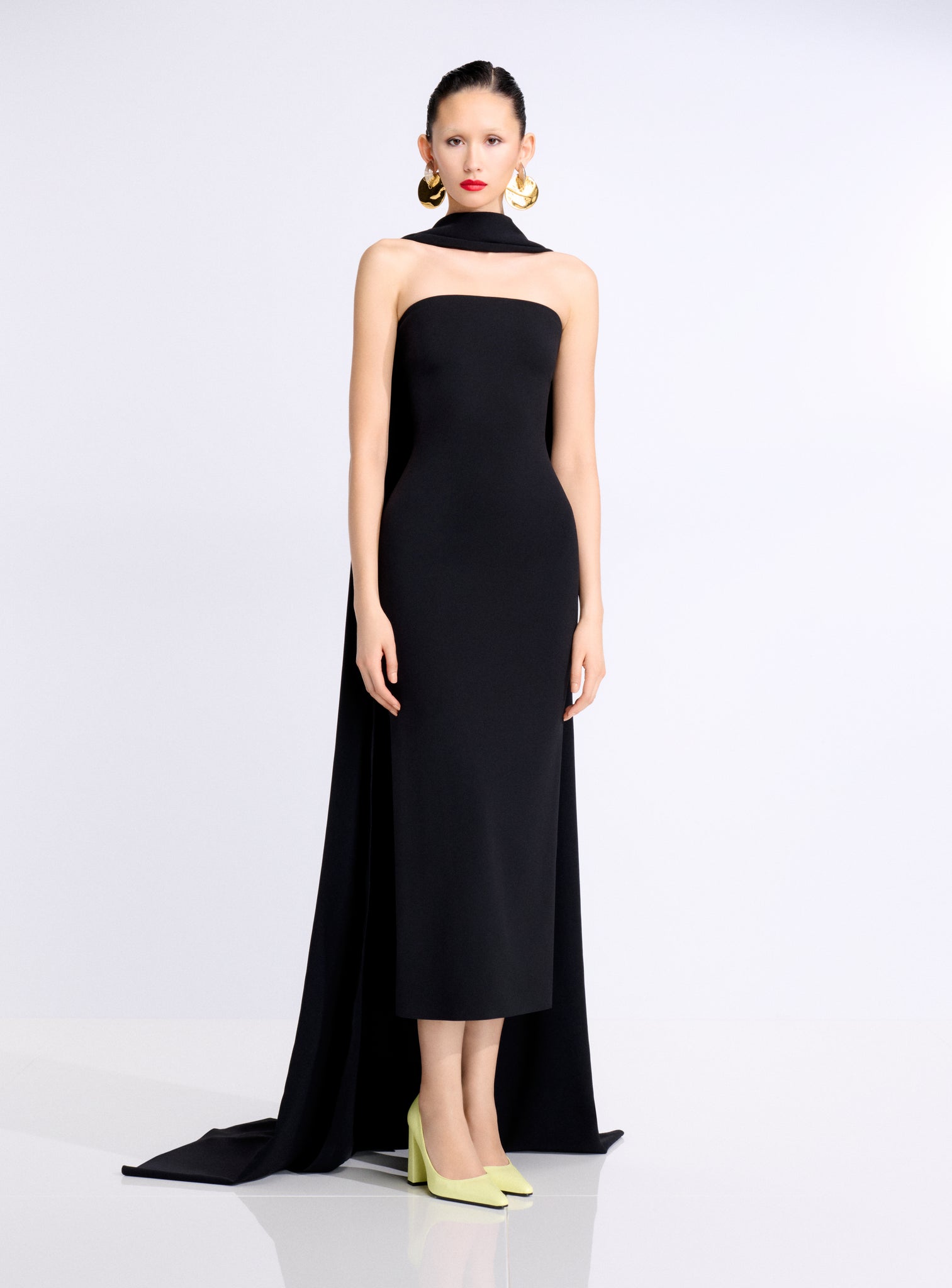 The Martine Midaxi Dress in Black – Solace London