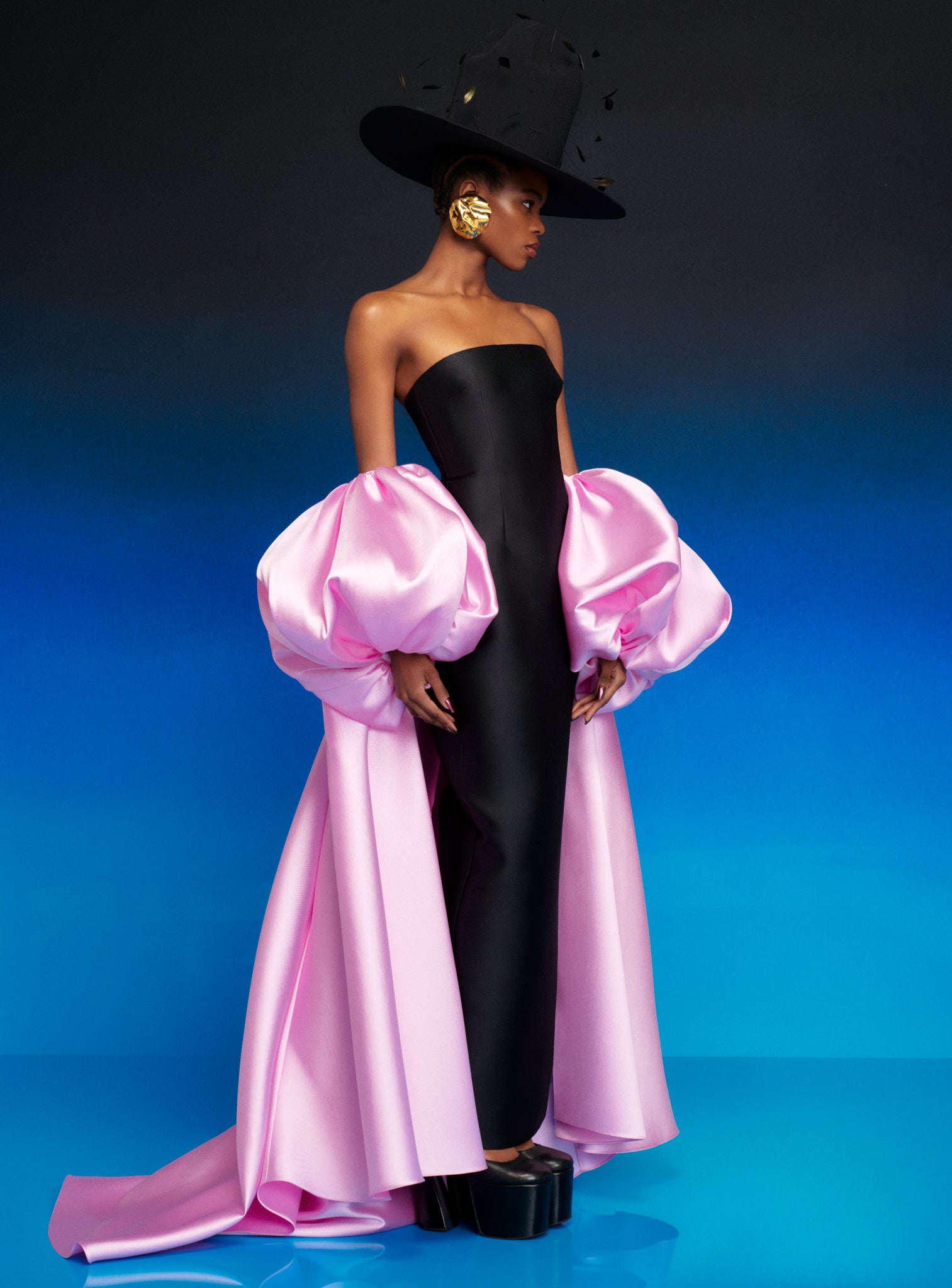 The Lea Maxi Dress in Black and Blush Solace London The Lea Maxi Dress in Black and Blush Solace London