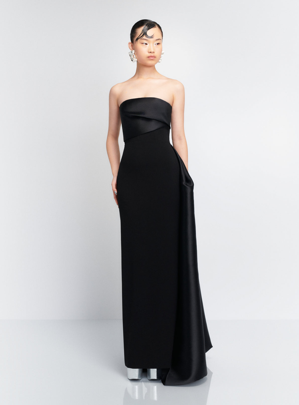 The Kinsley Maxi Dress in Black