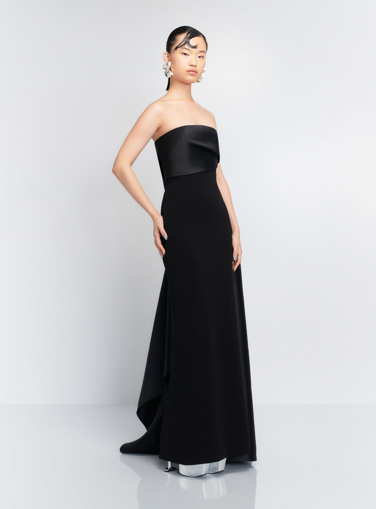 The Kinsley Maxi Dress in Black