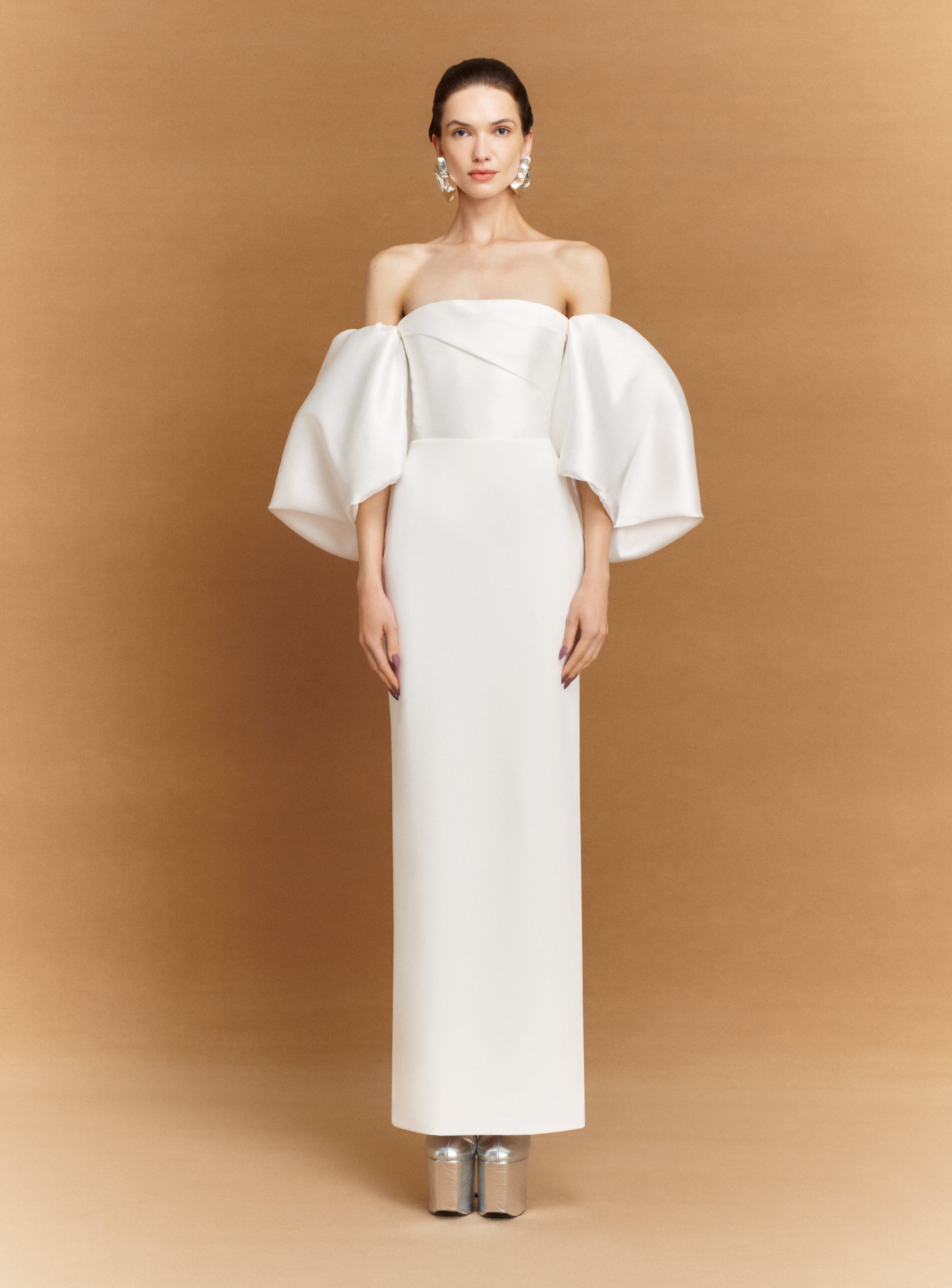 The Floris Maxi Dress in Cream Robes de mariée The Wedding Explorer