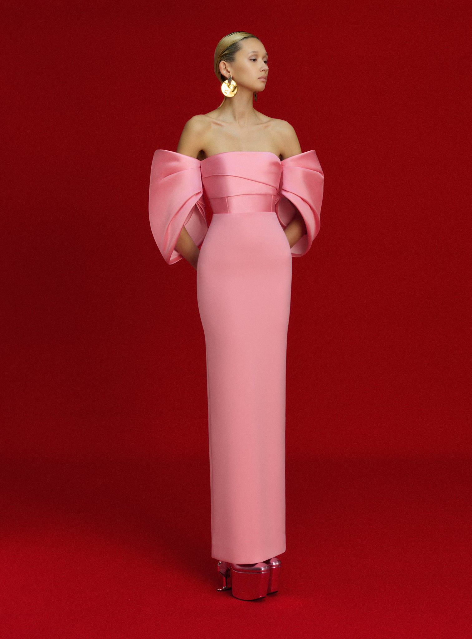 The Kinsley Maxi Dress in Soft Pink and Black Solace London The Kinsley Maxi Dress in Soft Pink and Black Solace London