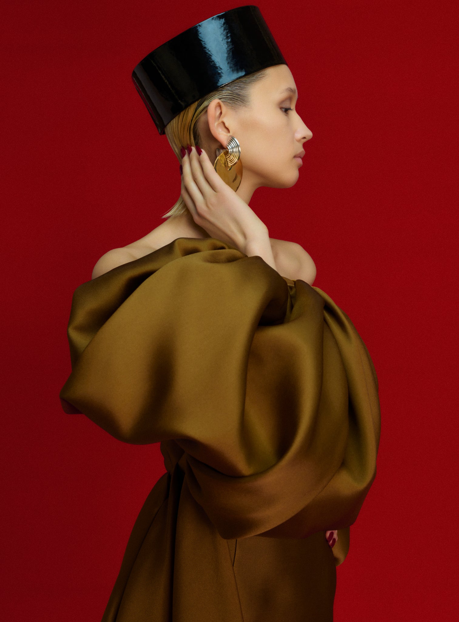 The Lea Maxi Dress in Gold Solace London The Lea Maxi Dress in Gold Solace London