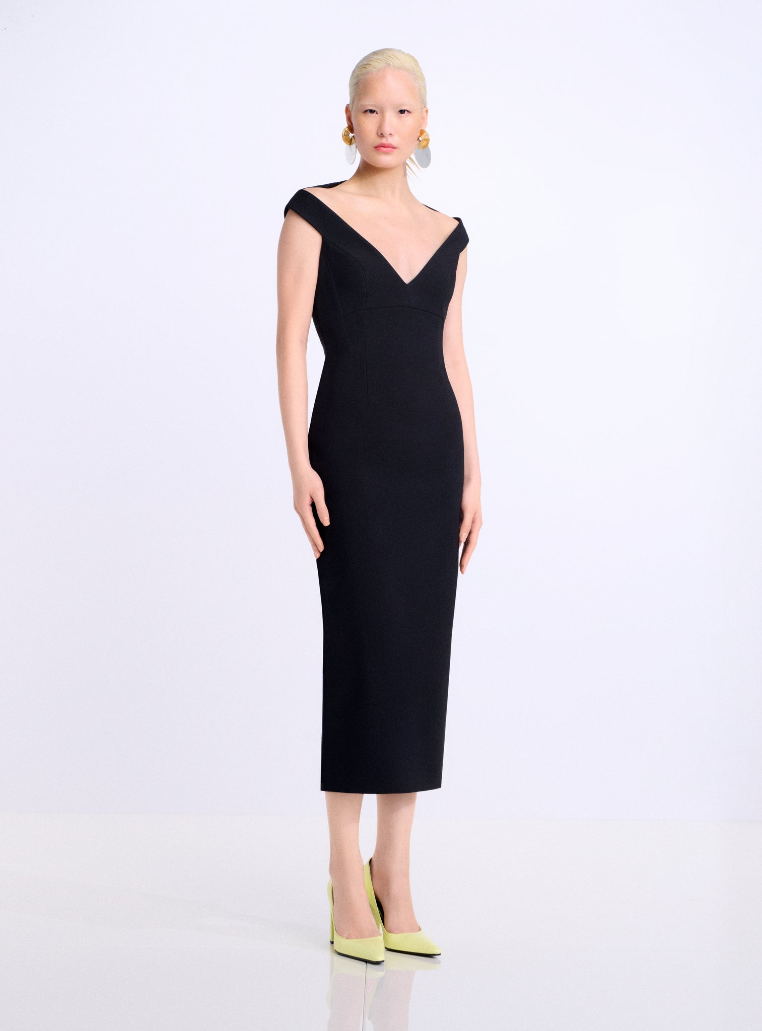 monica midi dress The Monica Midi Dress in Crimson Red – Solace London