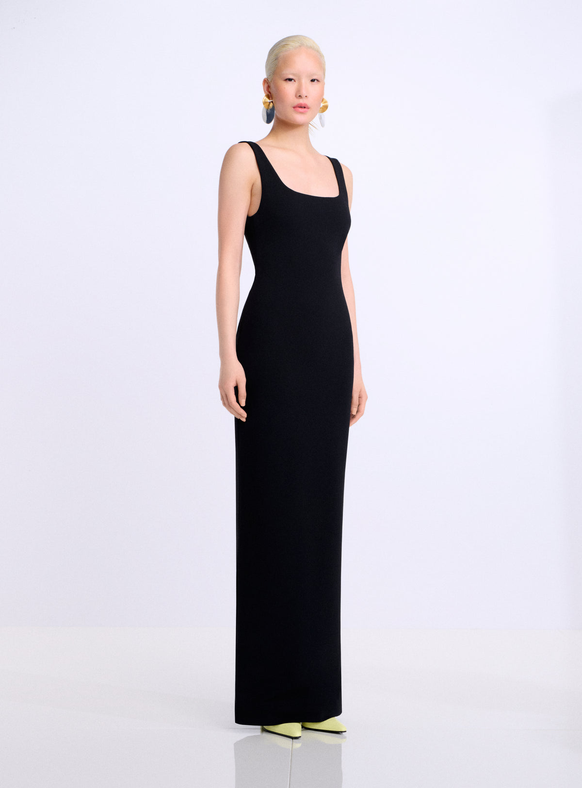The Aneila Maxi Dress in Black