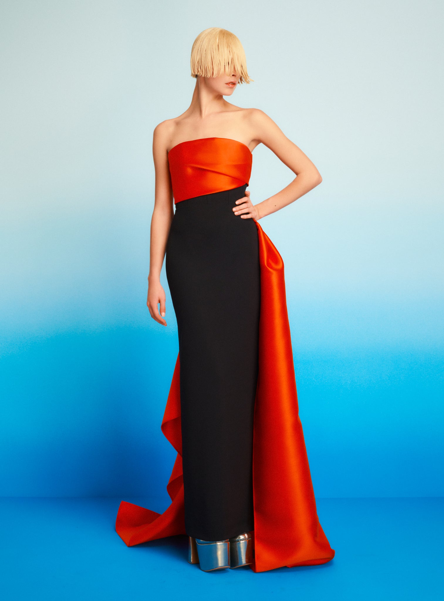 The Kinsley Maxi Dress in Gold and Black Solace London The Kinsley Maxi Dress in Gold and Black Solace London